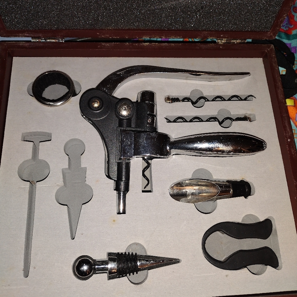 Wine accessories
